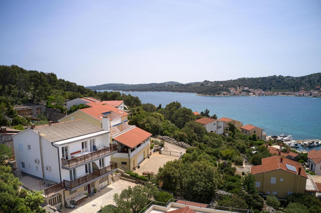 Apartments And Rooms By The Sea Tisno, Murter - 5128 Екстериор снимка
