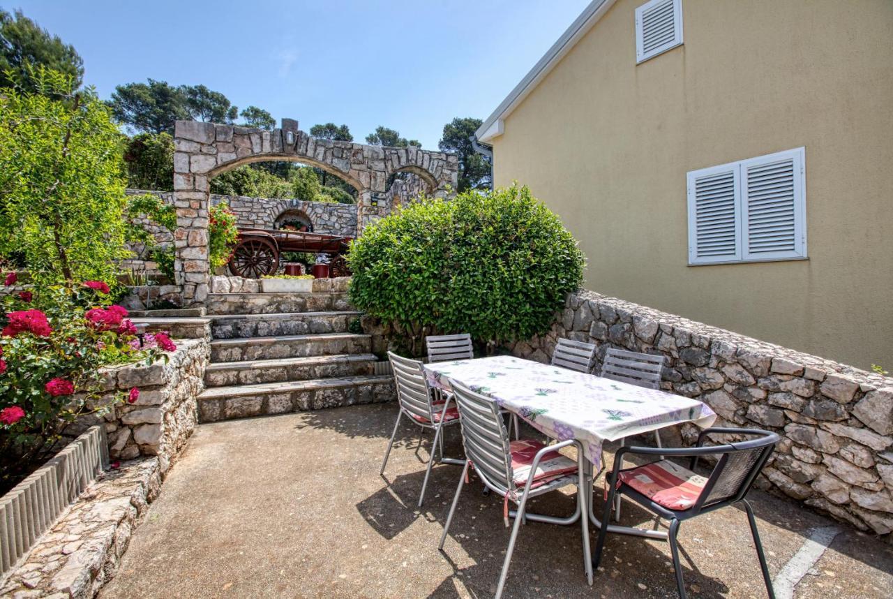 Apartments And Rooms By The Sea Tisno, Murter - 5128 Екстериор снимка