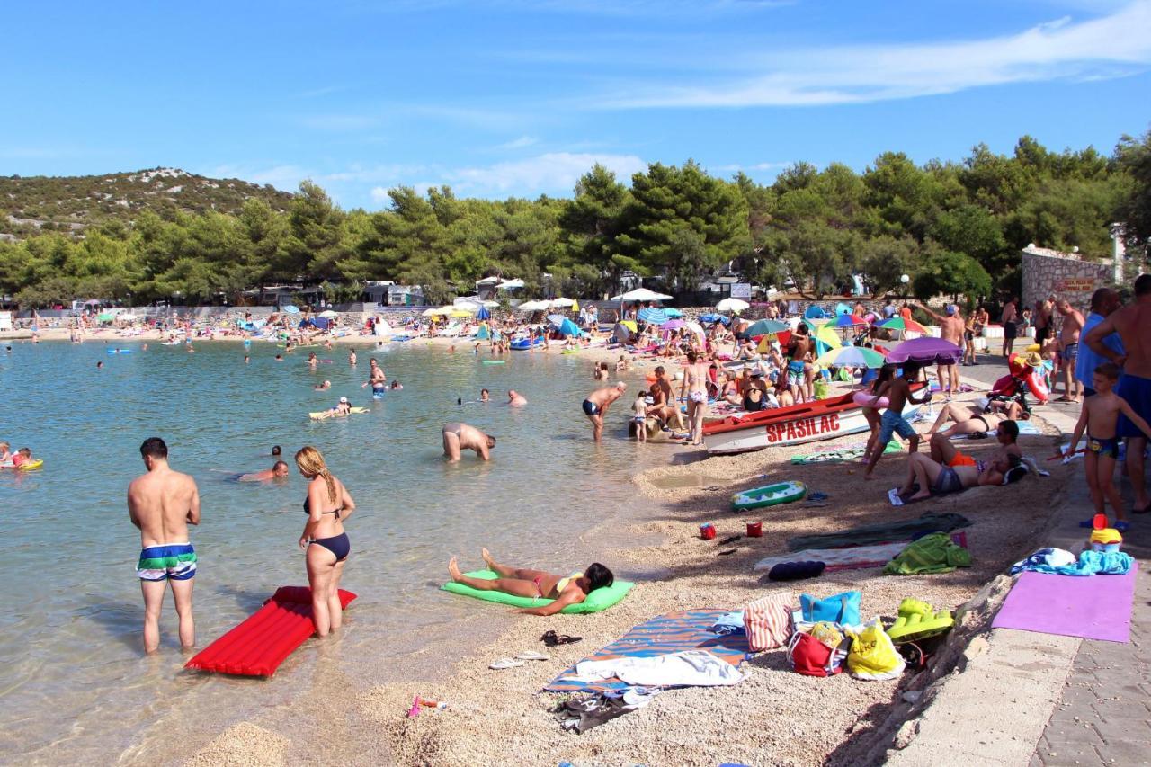 Apartments And Rooms By The Sea Tisno, Murter - 5128 Екстериор снимка