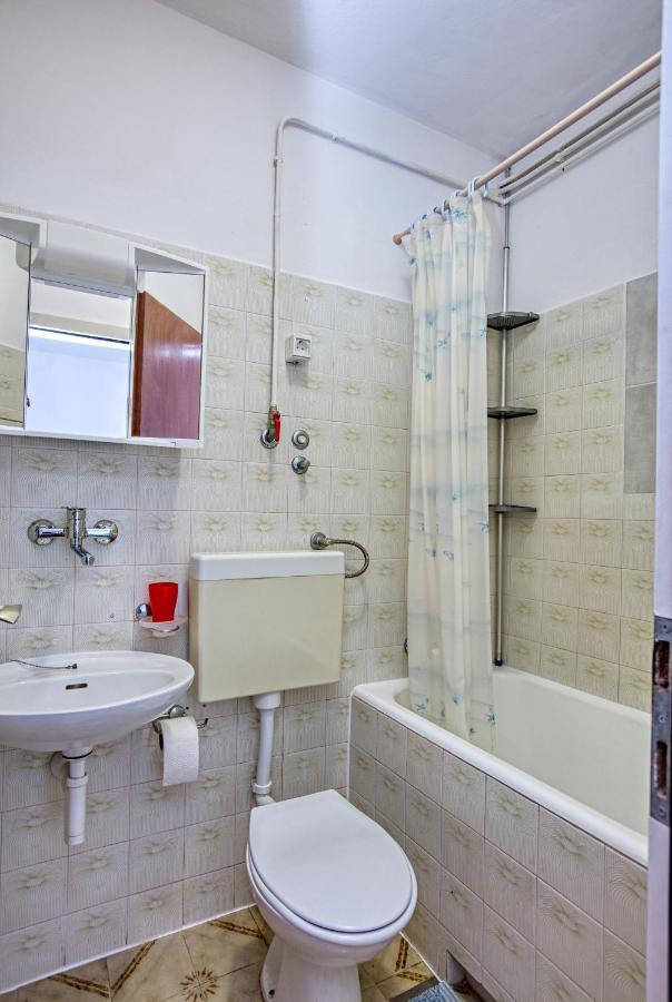 Apartments And Rooms By The Sea Tisno, Murter - 5128 Екстериор снимка