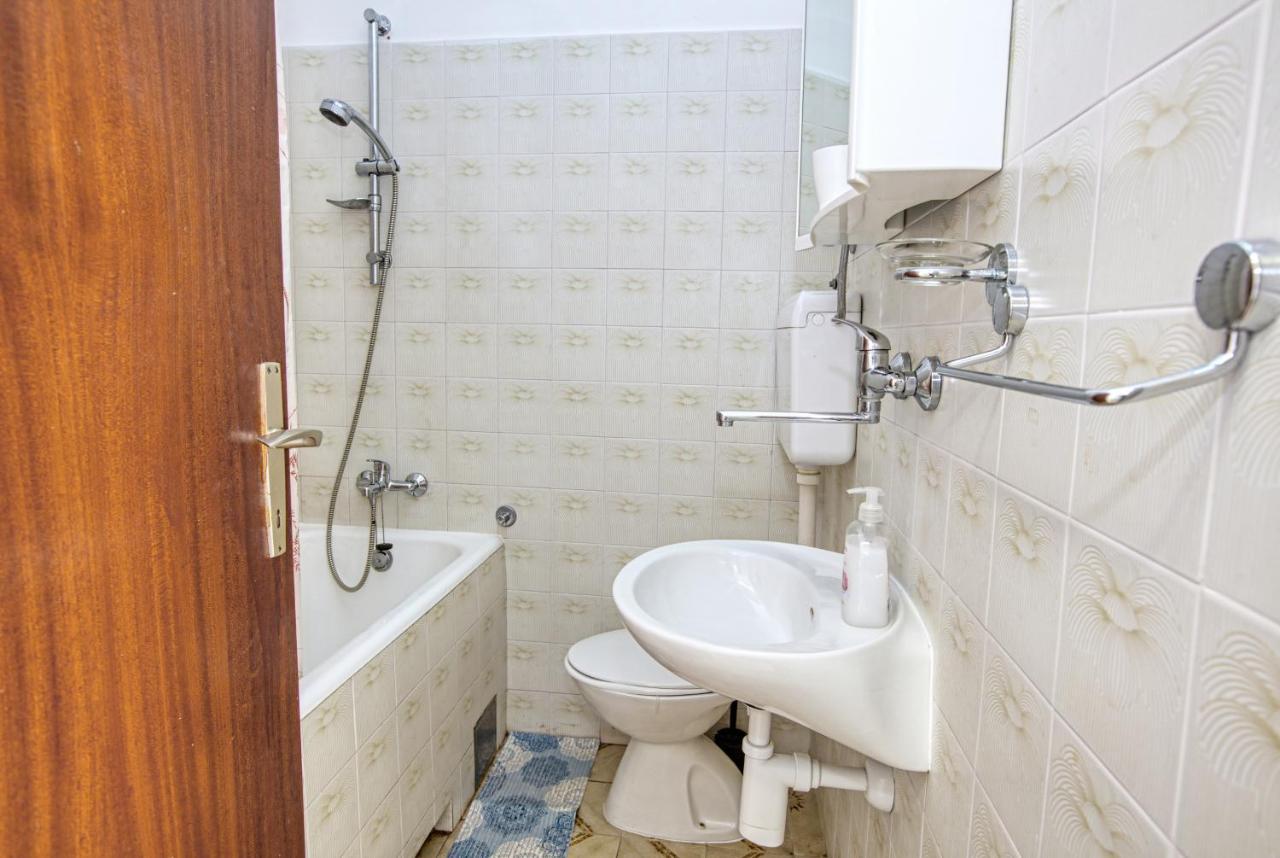 Apartments And Rooms By The Sea Tisno, Murter - 5128 Екстериор снимка